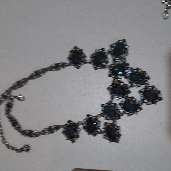 Blue Rhinestone statement necklace - Picture 3 of 6